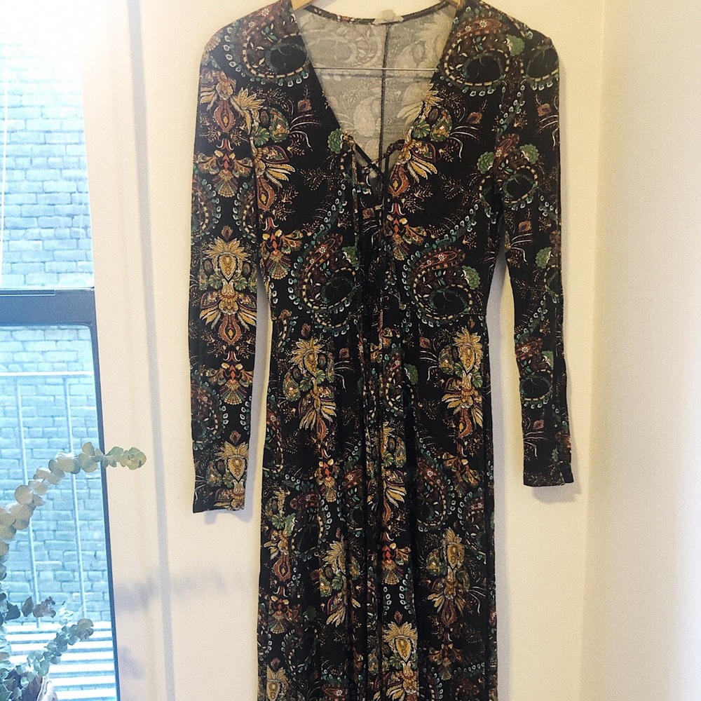 Ecoté Paisley Midi Dress